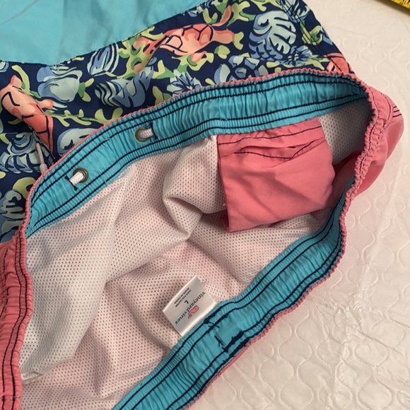 Vineyard Vines multicolor blue pink green turtle pattern swim trunks L - Picture 7 of 8